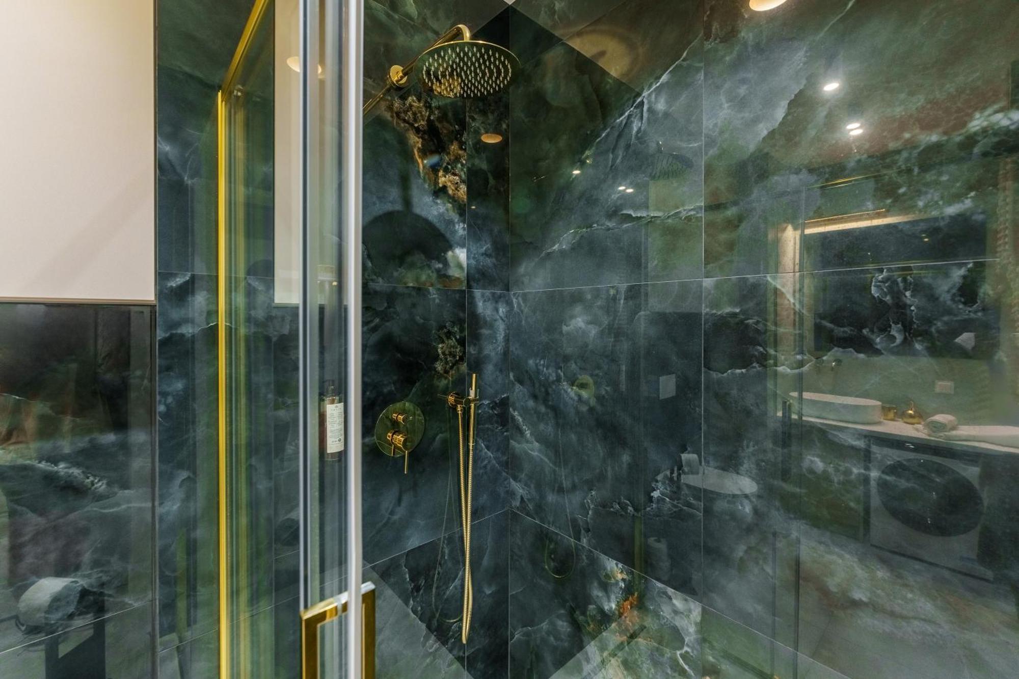 Apartament Delux Kasprowicza 20C Prywatny Parking Basen Sauna Oraz Silownia W Cenie Kołobrzeg Kültér fotó