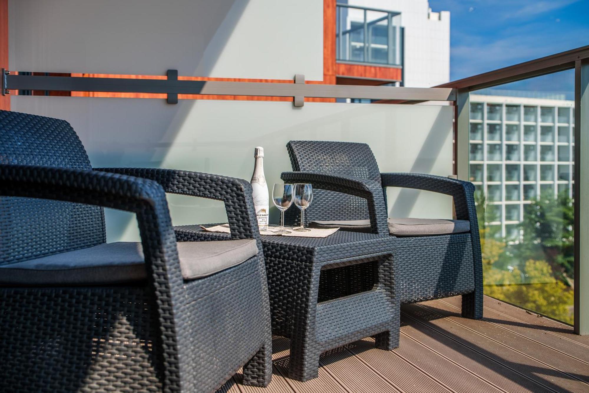 Apartament Delux Kasprowicza 20C Prywatny Parking Basen Sauna Oraz Silownia W Cenie Kołobrzeg Kültér fotó
