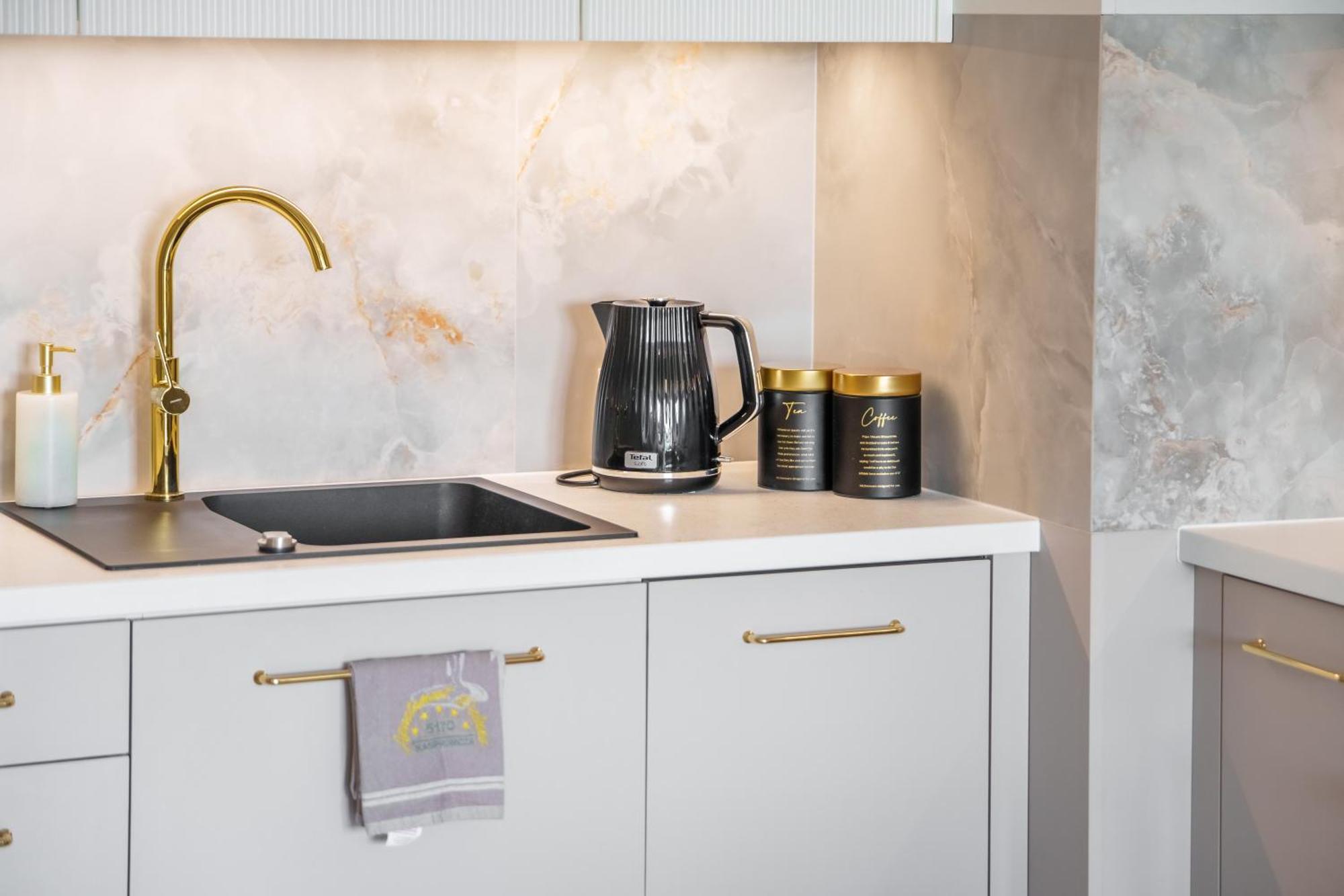 Apartament Delux Kasprowicza 20C Prywatny Parking Basen Sauna Oraz Silownia W Cenie Kołobrzeg Kültér fotó