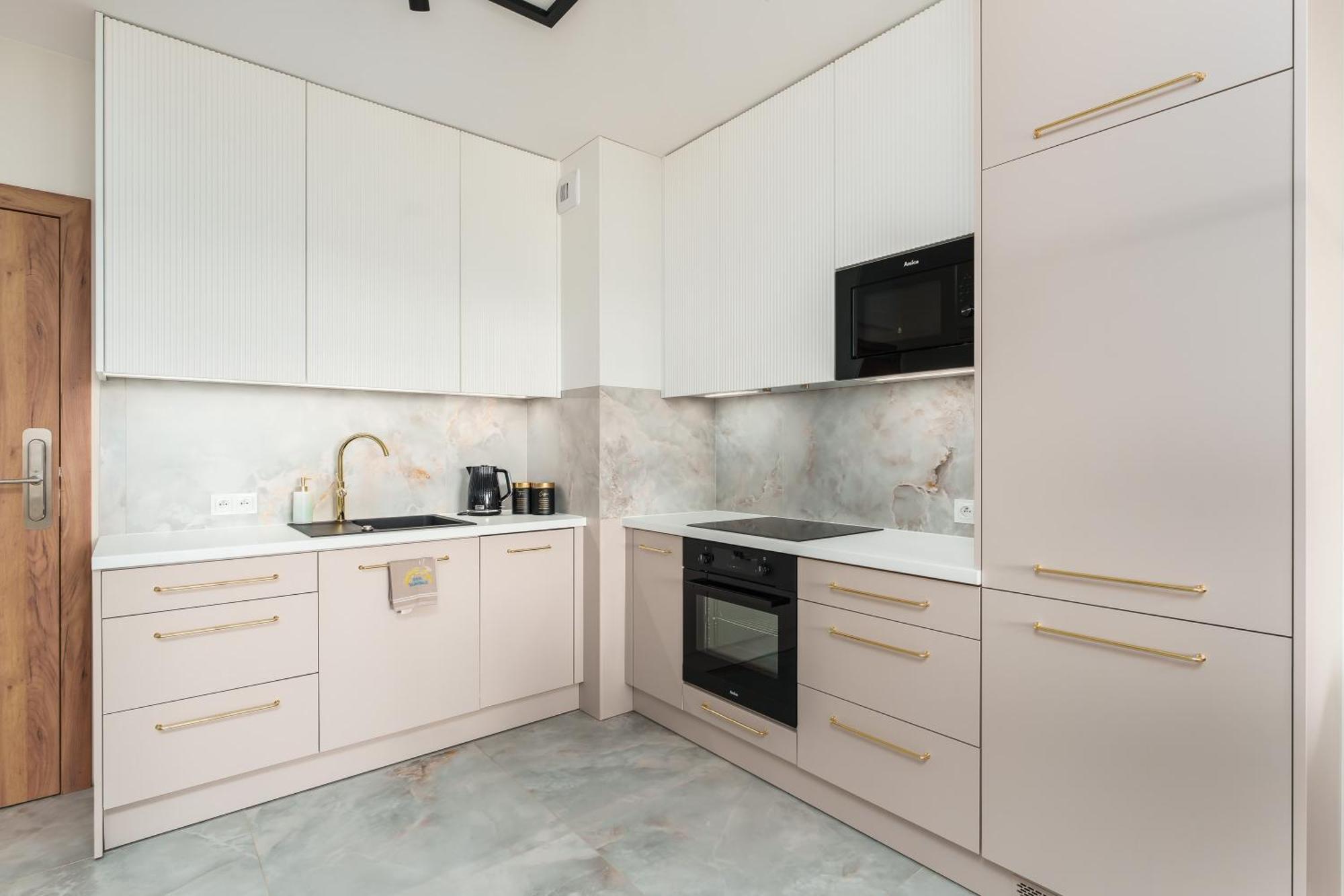 Apartament Delux Kasprowicza 20C Prywatny Parking Basen Sauna Oraz Silownia W Cenie Kołobrzeg Kültér fotó