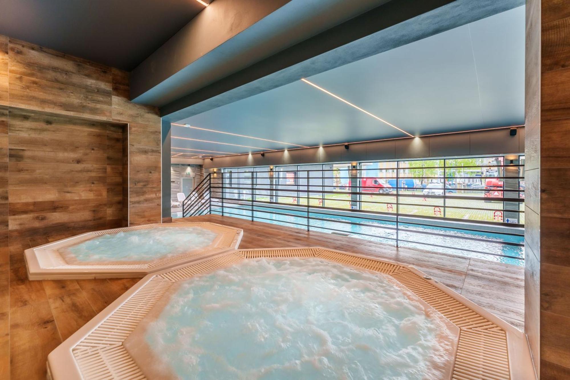 Apartament Delux Kasprowicza 20C Prywatny Parking Basen Sauna Oraz Silownia W Cenie Kołobrzeg Kültér fotó