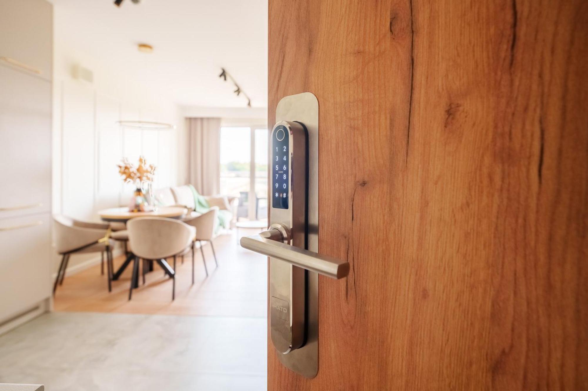 Apartament Delux Kasprowicza 20C Prywatny Parking Basen Sauna Oraz Silownia W Cenie Kołobrzeg Kültér fotó